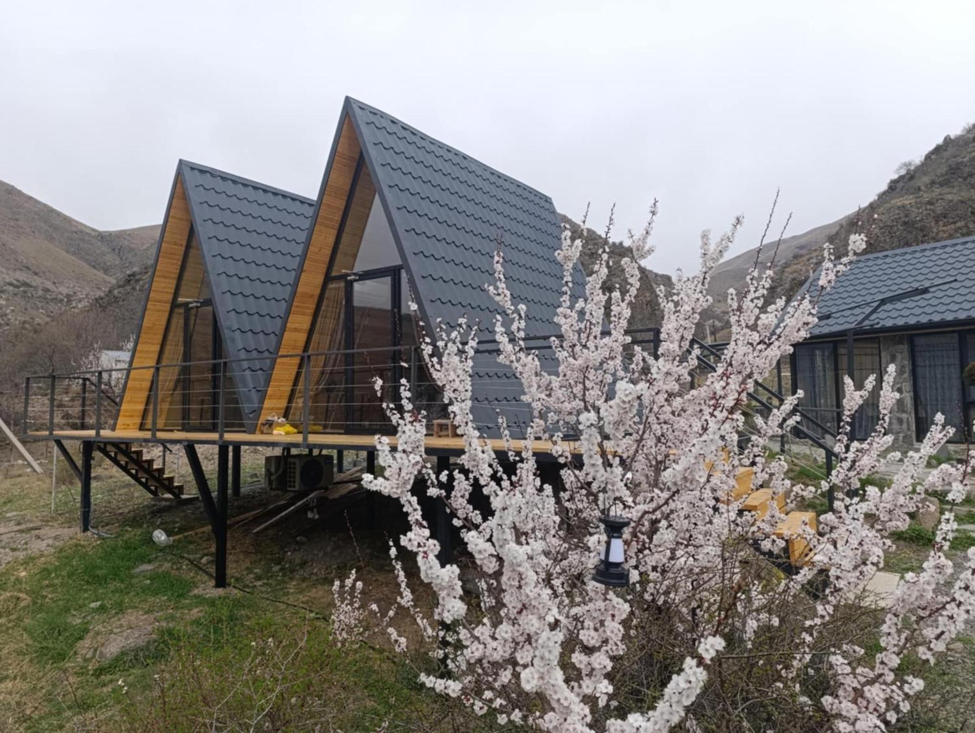 Vardzia Glamping Luaran gambar